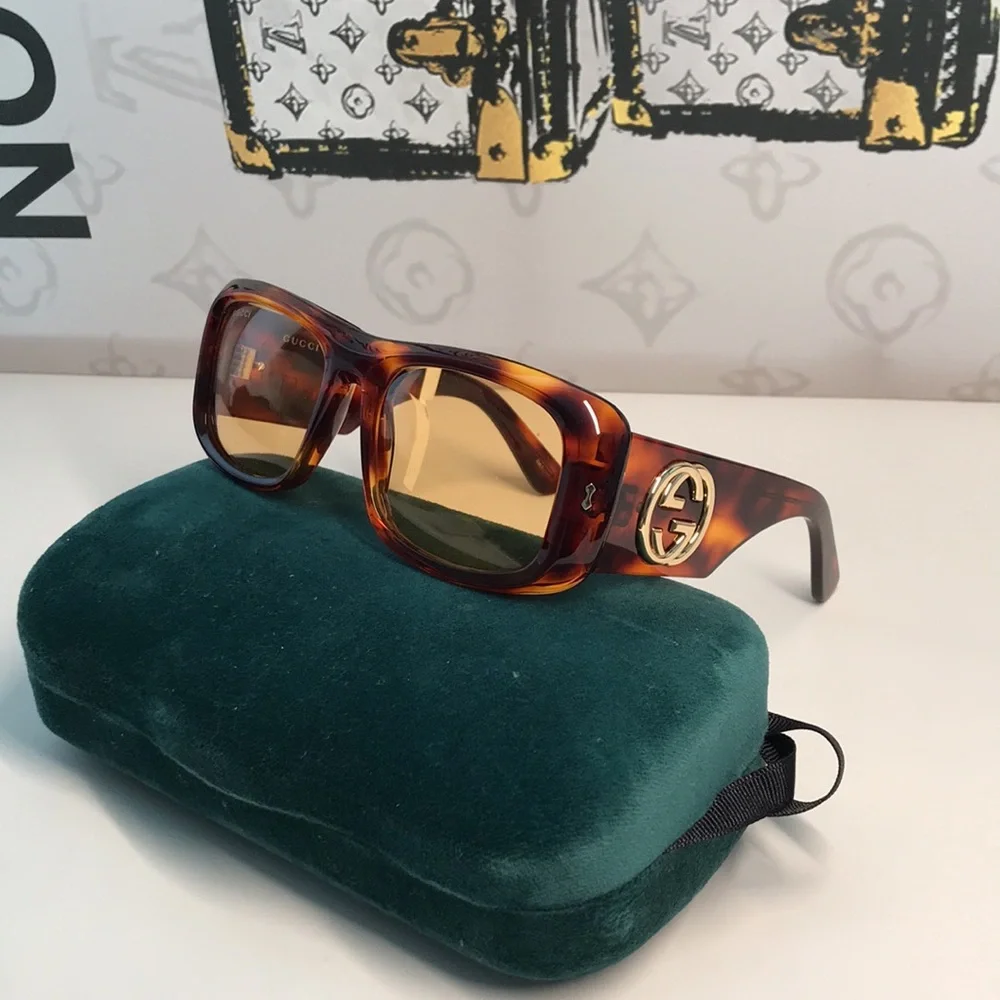 New Authentic Gucci Tortoiseshell Sunglasses with Brown Lenses GG1251s 002